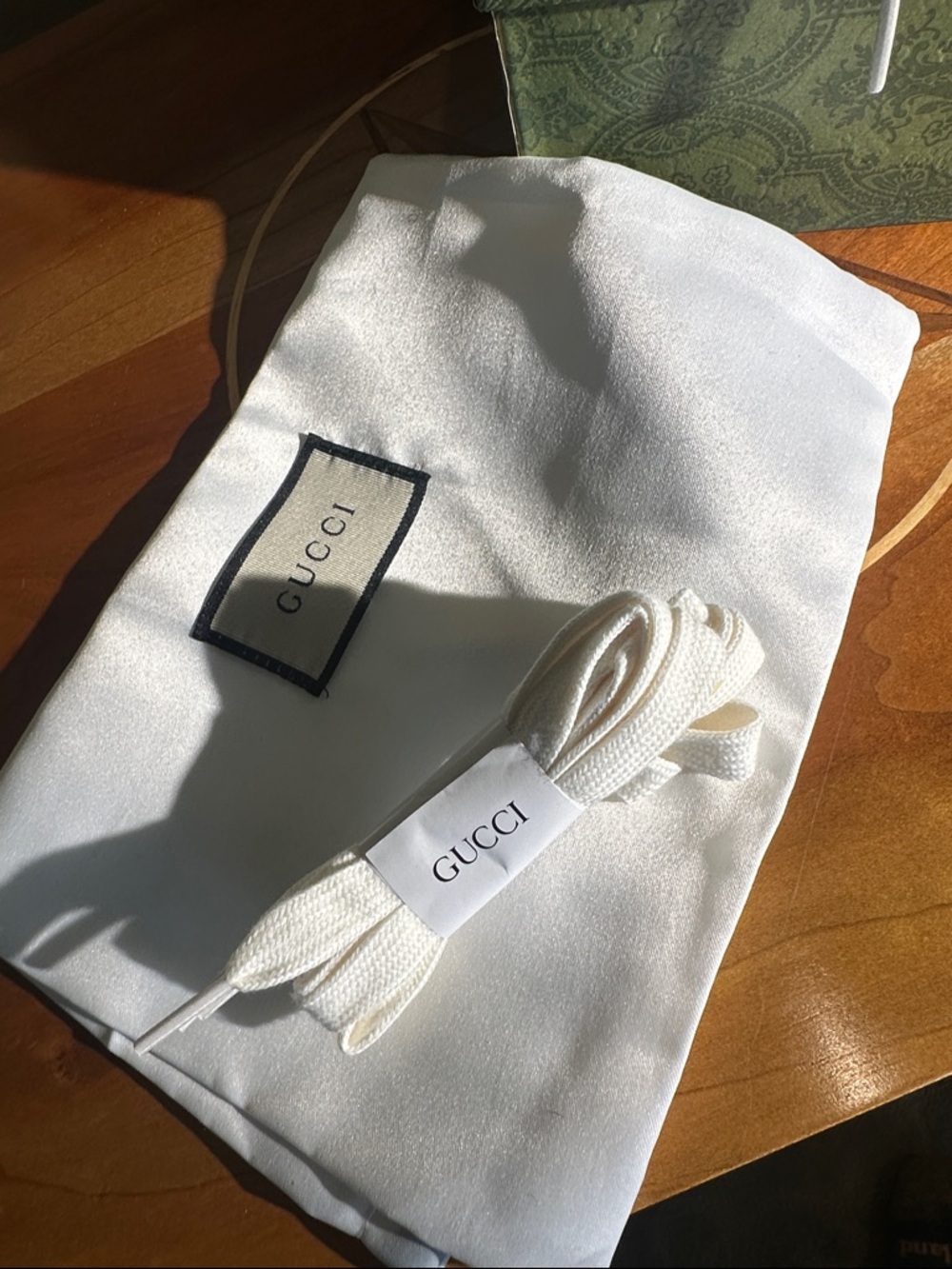 Gucci ‘Bee’ Tennis Shoes. - Picture 9 of 11